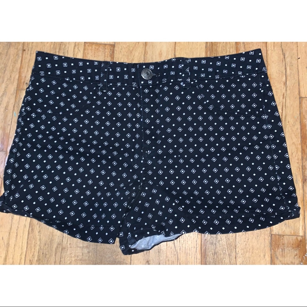 Diamond pattern shorts